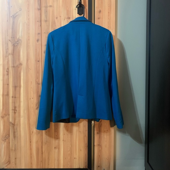 Blazer - Picture 2 of 2